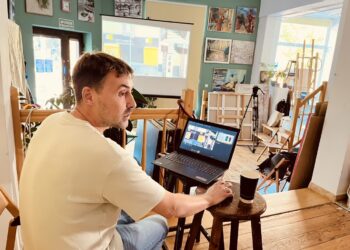 „Kamienica nie tablica” – ruszył projekt Tomka Rybaka