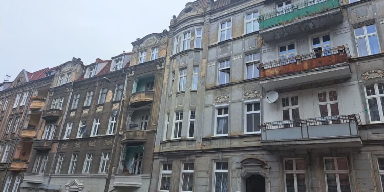 Mieszkańcy chcą 2 milionów na remonty kamienic. Trwa zbiórka podpisów