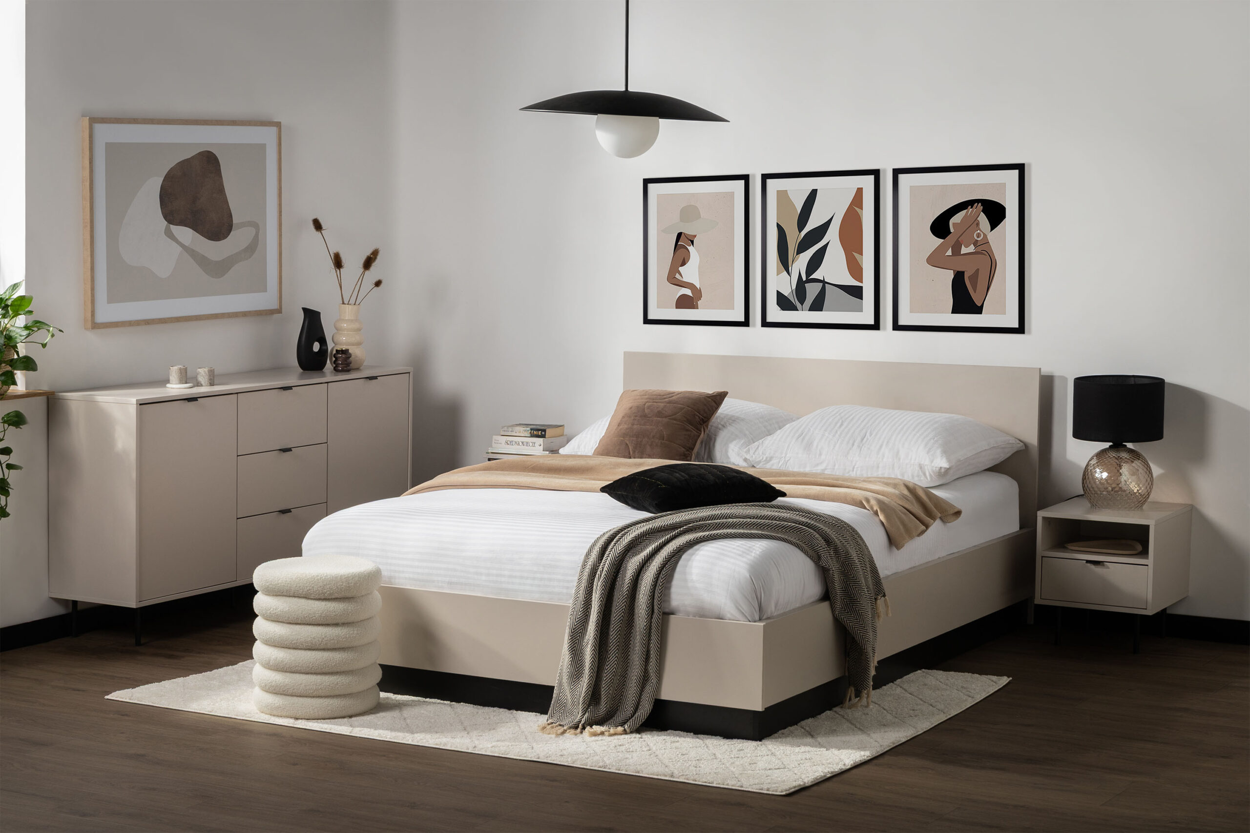 Przedstawiamy najświeższe trendy schyłku lata w sklepach meblowych