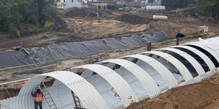 Budują przepust dla Kłodawki