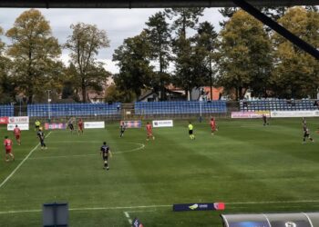 Warta podejmie osłabioną i potrzebującą punktów Stal