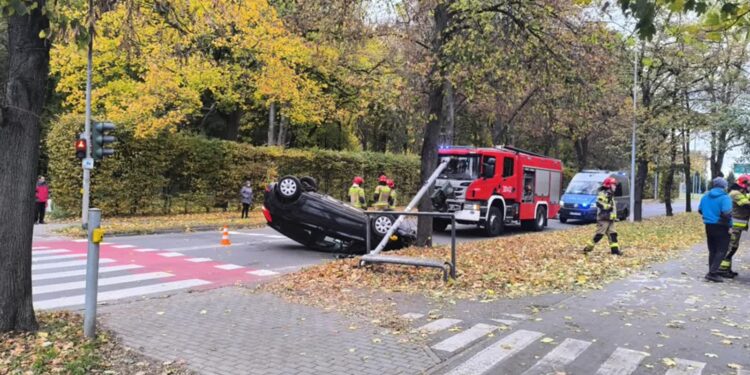 Dachowanie auta na ul. Nowej