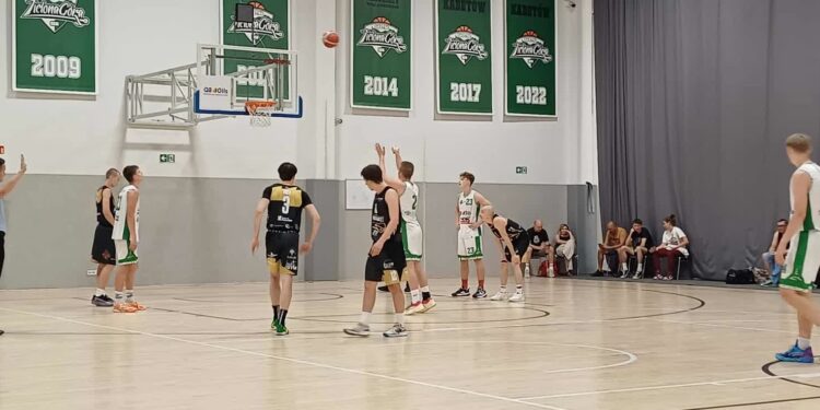 Powrót drugoligowych derbów koszykarzy. SKM Zastal podejmie Kangoo Basket