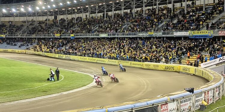 Genialny mecz Palucha, Stal rozjeżdża Polonię i zostaje w PGE Ekstralidze