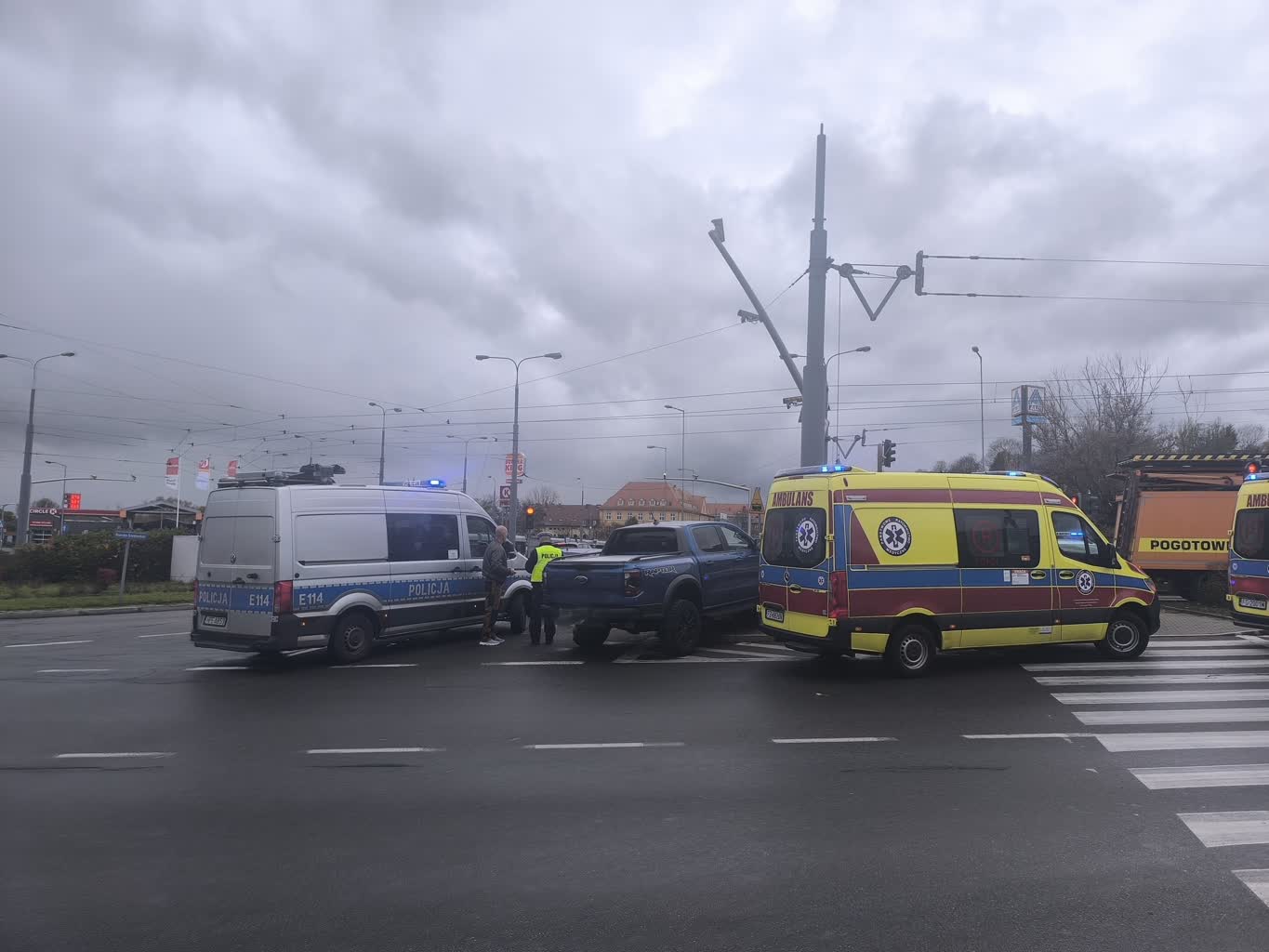 Poważna kolizja na rondzie Santockim