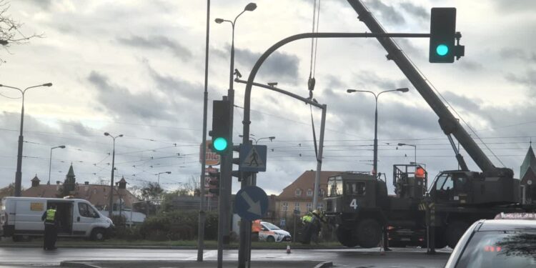 Poważna kolizja na rondzie Santockim