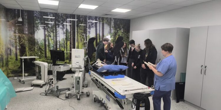 Licealiści z „Puszkina” poznali pracę lekarzy