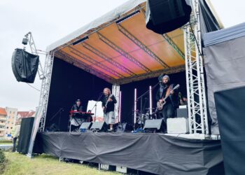 Piknik charytatywny na rzecz osób bezdomnych pełen muzyki…[ZDJĘCIA]