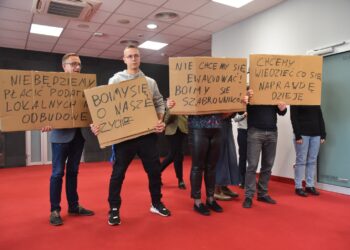 Gry decyzyjne w LUW. Pojawili się protestujący