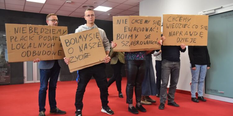 Gry decyzyjne w LUW. Pojawili się protestujący