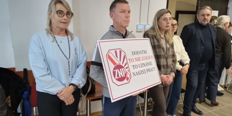 ZNP: gorzowscy wychowawcy dostają za pracę najmniej w województwie