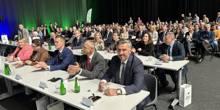 Zmiany w zarządzie województwa, Urbański odwołany