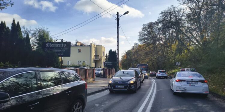 Tłumy na cmentarzu. Żwirowa była już dziś zamknięta