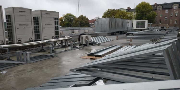 Panele fotowoltaiczne na dachu CEZiBu