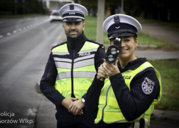 Policja kontroluje prędkość,  kierowcy tracą prawa jazdy