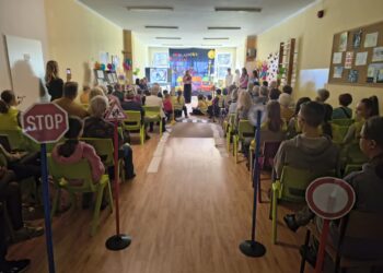 Odblaskowa szkoła połączyła pokolenia