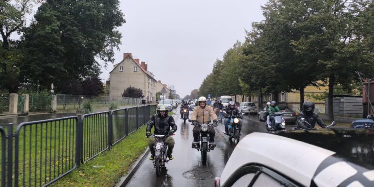 Pogoda im nie straszna! Motocykliści przejechali przez Gorzów