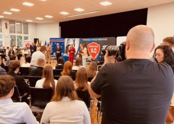 Barbara Nowacka z wizytą w Gorzowie. Wysłuchała gorzowskich uczniów