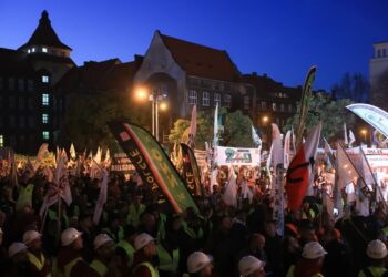 Manifestacja związkowców w Katowicach. Kolorz: potrafimy się zjednoczyć i być razem