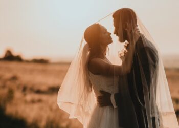 Watykan: małżeństwo wyłącznym związkiem kobiety i mężczyzny