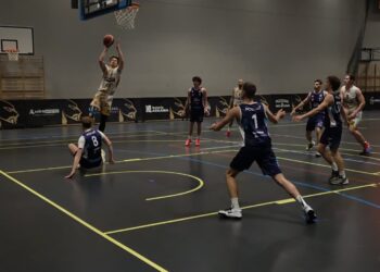 Kangoo wygrywają, ale wystawiają nerwy kibiców na próbę