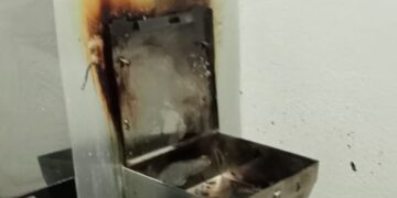 Ktoś wrzucił petardę do miejskiej toalety. Są zniszczenia