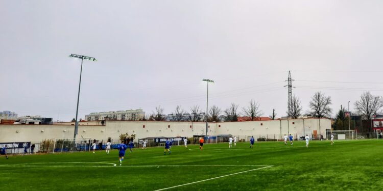 Czternasty mecz i czternasty punkt młodych stilonowców