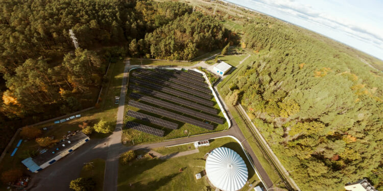 1200 paneli słonecznych i pół miliona oszczędności