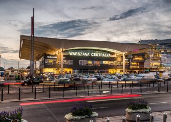 Koniec objazdów. W niedzielę rano pociągi wracają na Dworzec Centralny