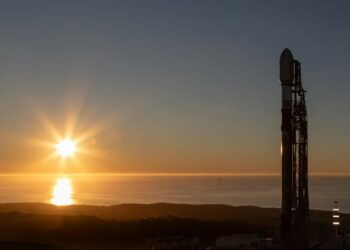 Z Kalifornii wystartowała rakieta Falcon 9 z polskimi satelitami