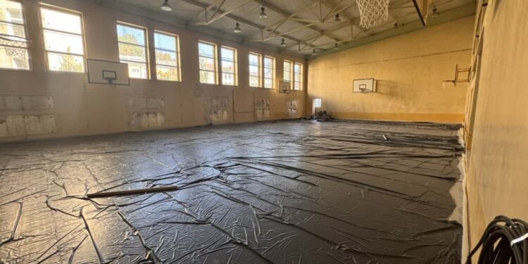 Sala gimnastyczna w Elektryku prawie gotowa. Co ze sprzętem?