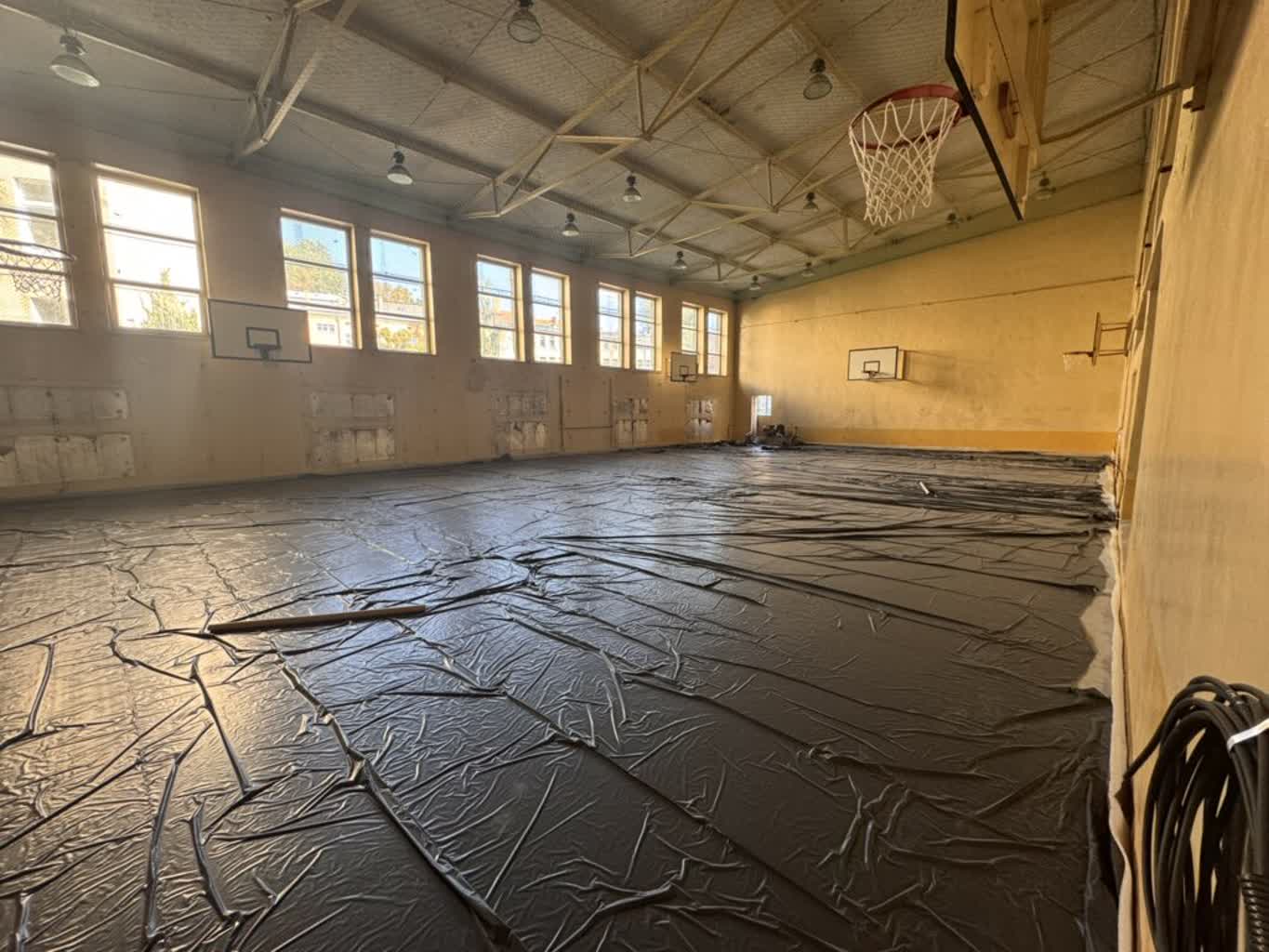 Odnowiona sala gimnastyczna w Elektryku prawie gotowa