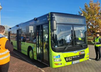 Na cmentarz najlepiej autobusem