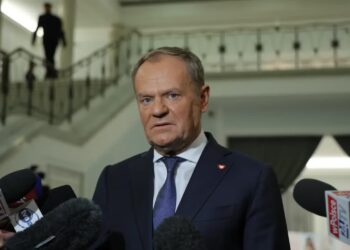 Tusk: rozkręca się pisowska akcja „Murem za”