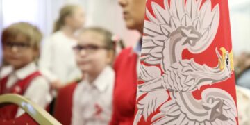 Ponad 4,8 mln uczniów zgłosiło się do akcji „Szkoła do hymnu”