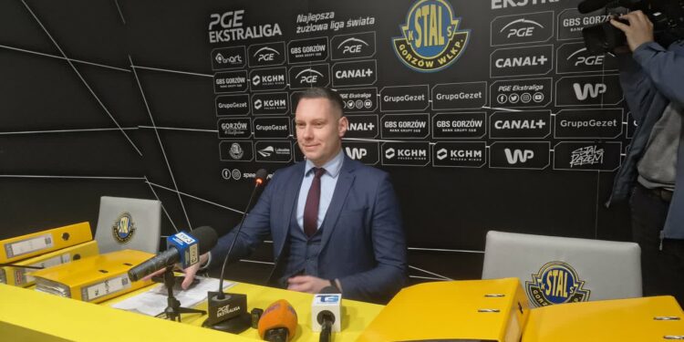 Patryk Broszko odchodzi ze Stali