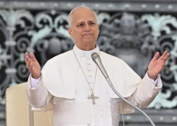 Papież: niech wizyta na cmentarzu będzie zaproszeniem do pamięci i oczekiwania