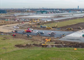Największa inwestycja w historii Portu Lotniczego Wrocław trwa w najlepsze i zgodnie z harmonogramem