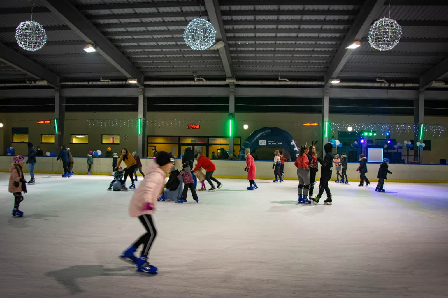 W piątek rusza lodowisko