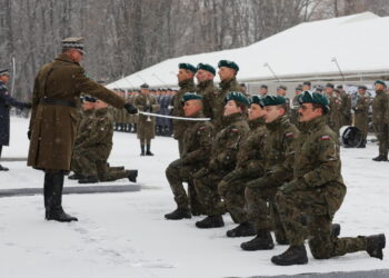 Promocja oficerska na pl. Piłsudskiego w Warszawie