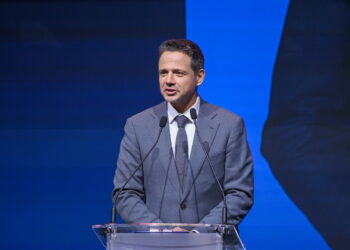 Podwyżka dla Rafała Trzaskowskiego. Warszawscy radni podnieśli jego pensję