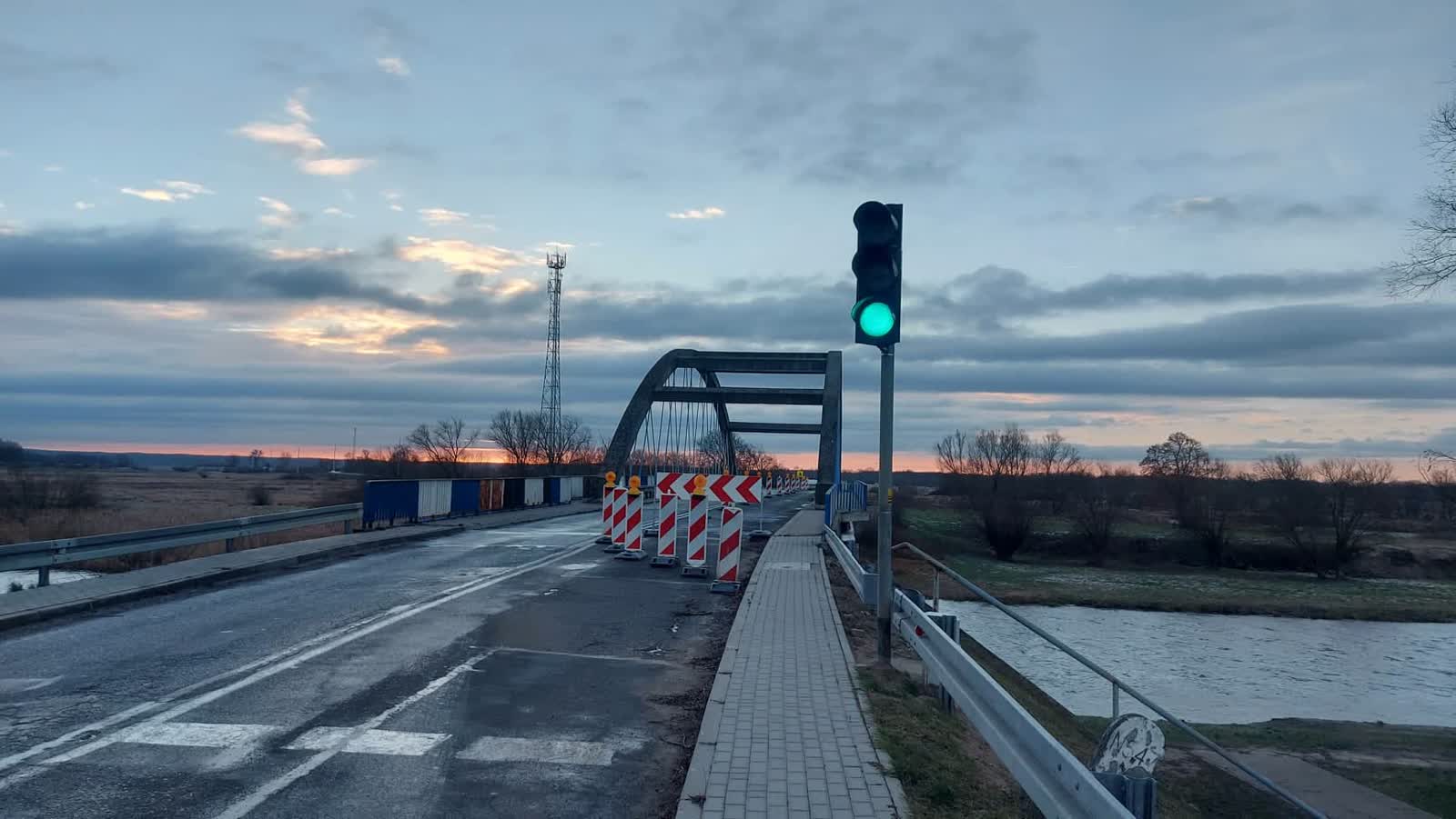 Wreszcie rozpoczyna się budowa nowego mostu