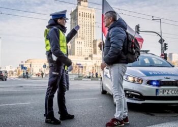 Policjanci 11 listopada zatrzymali 40 osób, a przy 91 znaleźli środki pirotechniczne