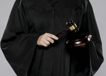 Sędziowie będą mogli mieć podwójne obywatelstwo