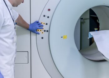 Premier nie mówił prawdy? Naczelna Izba Lekarska o odsyłaniu pacjentów