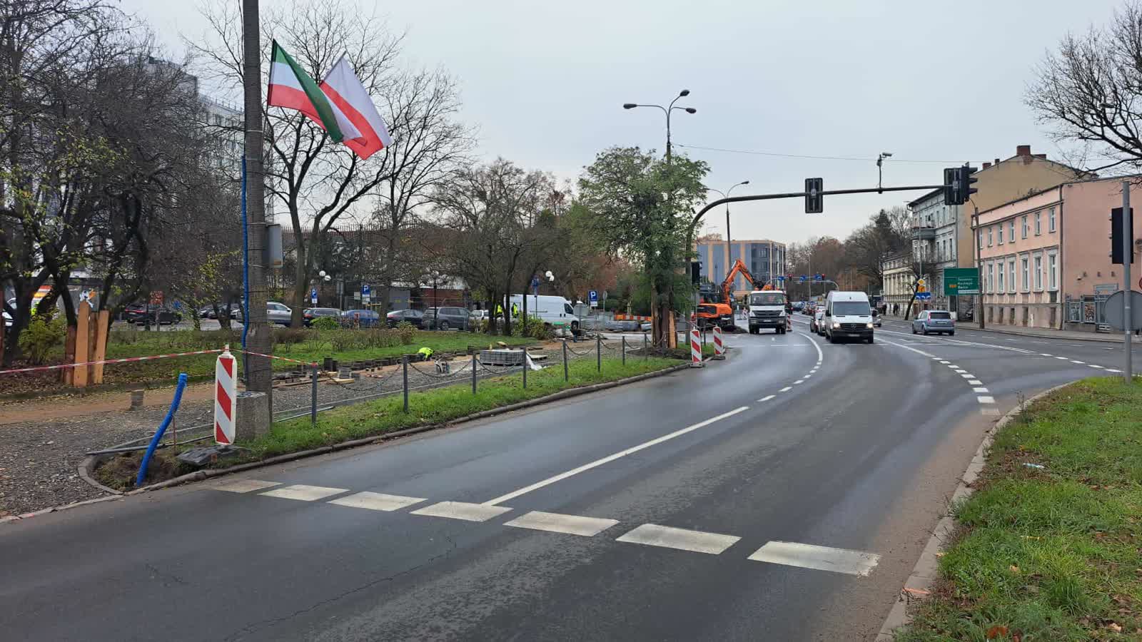 Utrudnienia przy skrzyżowaniu Jagiełły z Chrobrego i Wybickiego.