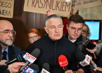 Władysław Frasyniuk uniewinniony w procesie o znieważenie żołnierzy