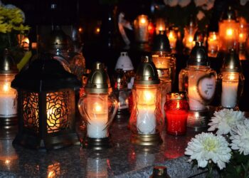 Kościół katolicki obchodzi Dzień Zaduszny. Wierni modlą się za dusze w czyśćcu