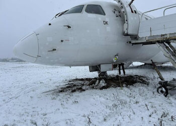 Incydent na lotnisku w Wilnie. Samolot LOT-u wypadł z pasa startowego