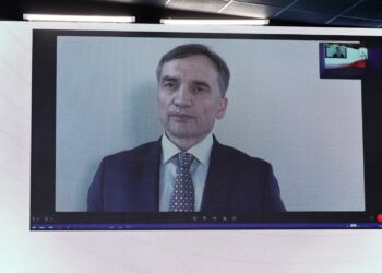 Zdalne oświadczenie Zbigniewa Ziobry w siedzibie PiS. Postawił ultimatum ws. powrotu do Polski